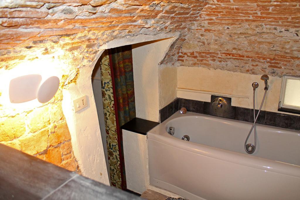 Torre Cepollini Hotel Albenga Phòng bức ảnh